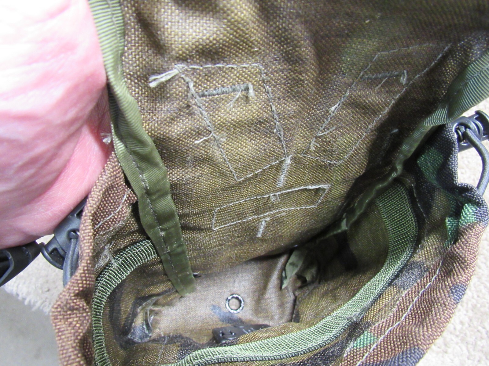 US Molle II Canteen Utility Pouch 1Qt Woodland Camouflage Black Buckle