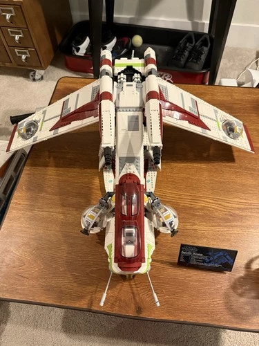 LEGO Star Wars: Republic Gunship (75309) - Used - Built