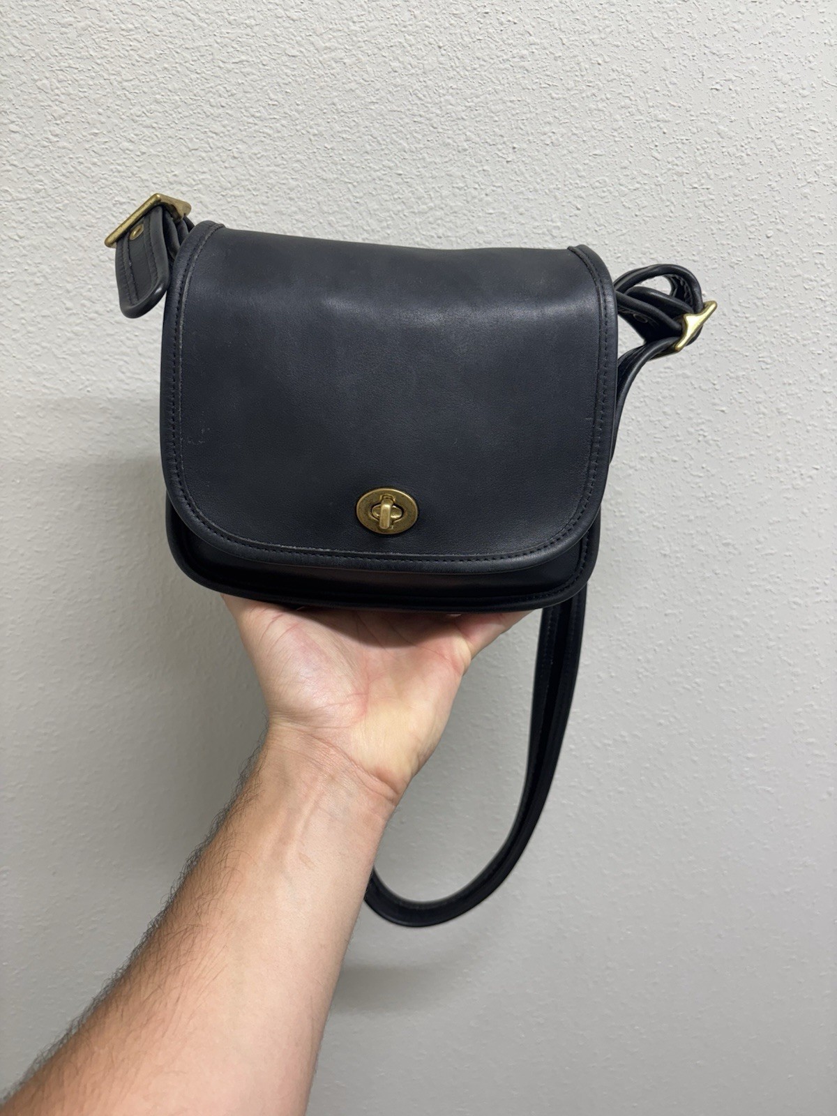 90’s Vintage Coach Legacy Black Small Flap Style #9965 Missing Hang Tag