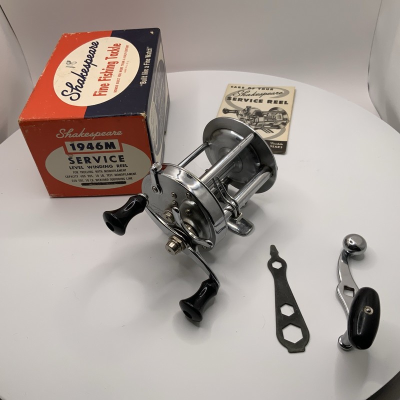 Vintage Fishing Shakespeare Service 1946 Model Level Winding Reel w/Box & Papers