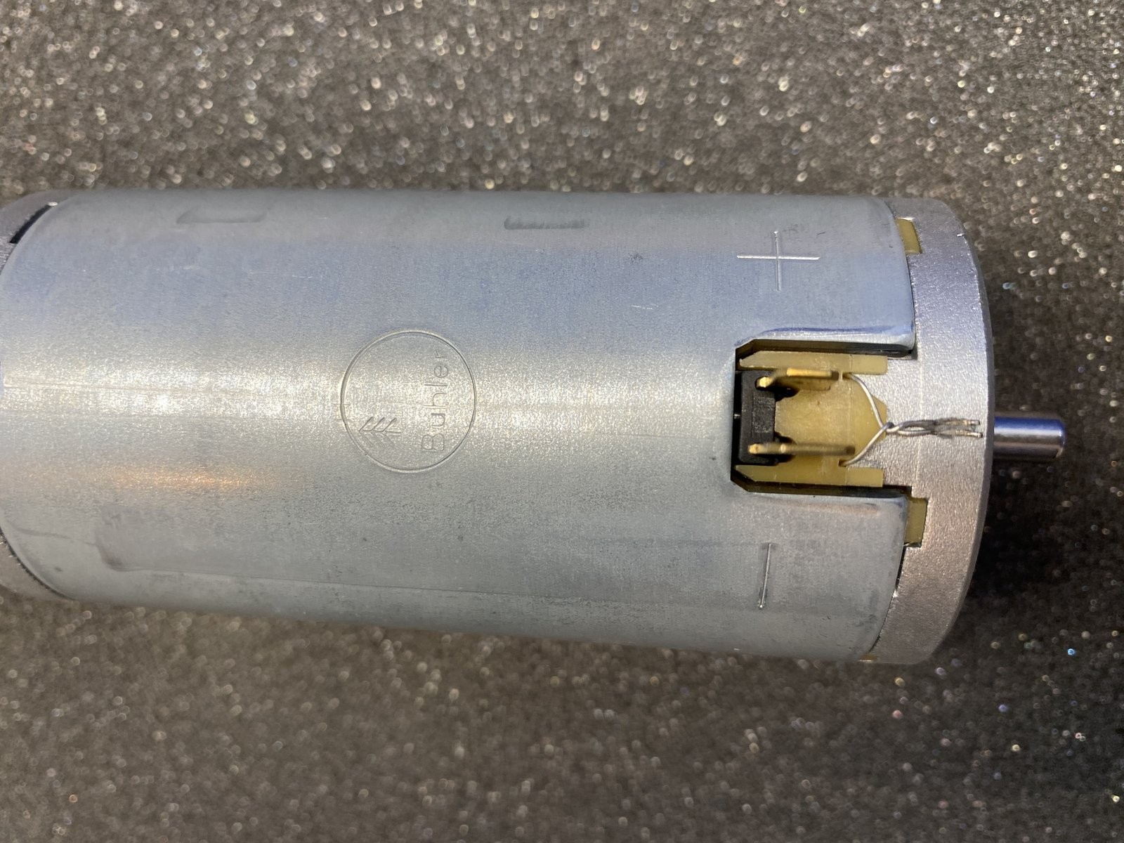 BUHLER MOTOR 1.13.044.434.00 DC 24V 1060021681