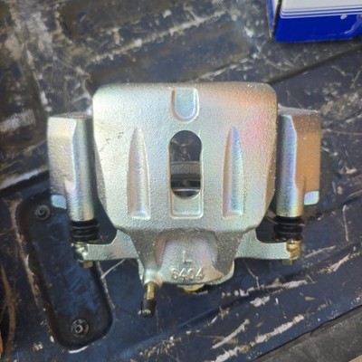 Front Left Brake Caliper w/Bracket Assembly for 2001 - 2007 Toyota Highlander