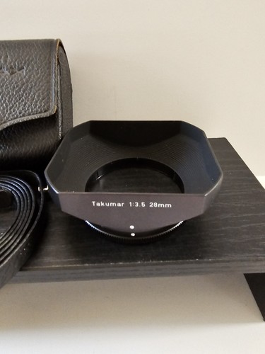 Asahi Pentax Takumar 1:3.5 28mm Clamp-On Lens Hood w/Case F3.5 Vintage - Picture 2 of 8