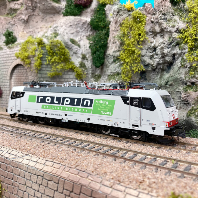 Locomotive 186 908-6 ROCO 70651 CFF pour réseau ferroviaire HO 1/87