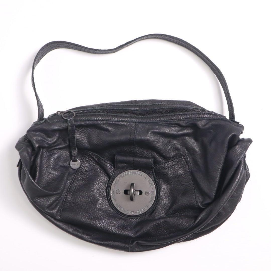 Diesel Women 00S Genuine Leather Croissant Shoulder Bag Diesel Women 00S Genuine Leather Croissant Shoulder Bag