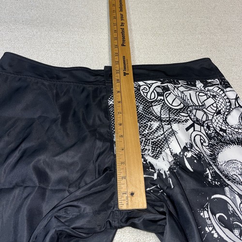 Tony Hawk Board Shorts Men 36/11 Black And White Skull & Snake Design Side Panel - Picture 16 of 21