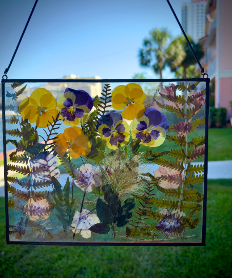 Farmed dried flowers,  Dried Violets art, Pressed flowers , Dry flower frame-image