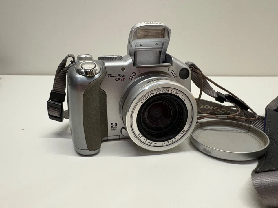 Canon PowerShot S2 IS 5.0MP Digital Camera - Silver - W/ Box and Case - Image 3 of 4