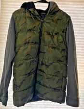 Old Navy Boys XXL Lightweight Puffer Vest Camo Hooded Jacket with Gray Sleeves