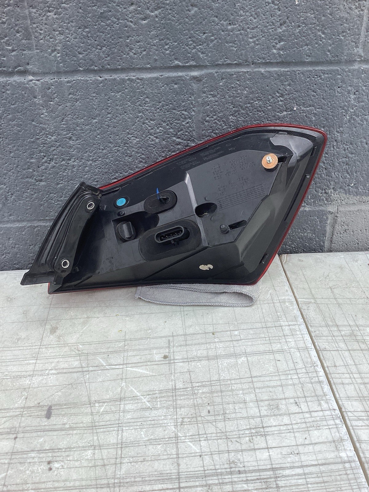 2014-2018 MASERATI GHLBLI S Q4 Base TAILLIGHT ASSEMBLY LH DRIVER SIDE 