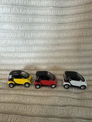 Maisto Smart Car 1:64 Scale Diecast Set Of Three
