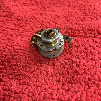 OMEG Potenziometro rotativo interruttore, mono, 100 kohm, lineare, | Potenziometri con interruttore a prezzi molto vantaggiosi | elektronik OMEG Potenziometro rotativo interruttore, mono, 100 kohm, lineare, | Potenziometri con interruttore a prezzi molto vantaggiosi | elektronik