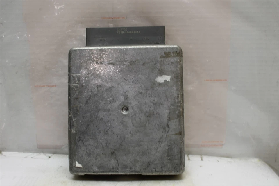 AJ5118881K 马自达 MPV 2003 - 2006 发动机控制单元 ECU 模块 873 4D6 B1 — 第 2/4 张图片