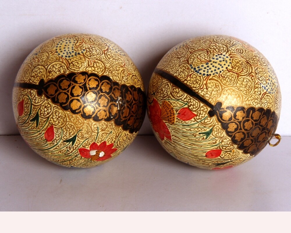 2 Pc Vintage Golden 2.36'' Original Wooden Kugel / Christmas Ornament