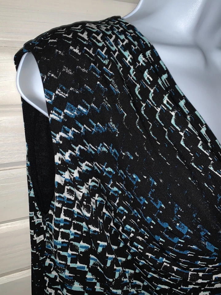 Blusa Camisa Clásica Entier Talla MEDIANA Viscosa Elastizada Drapeada Sin Mangas Usada en Excelente Condición Foto 3 de 4