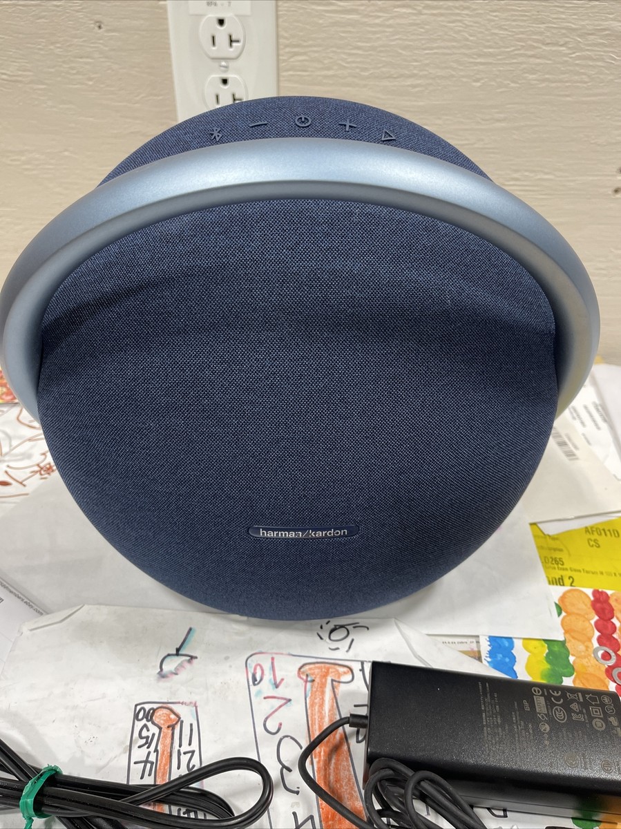 Harman Kardon Onyx Studio 7 Portable Bluetooth Speaker Harman Kardon Onyx Studio 7 Portable Bluetooth Speaker