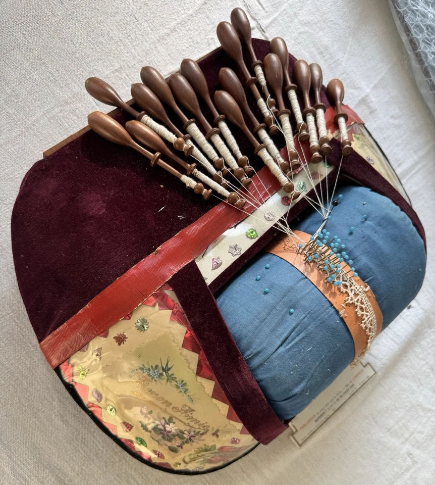 Carreau Dentelle Du Puy - Photo 3/4