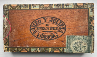 Vintage Romeo y Julieta empty cigar box Alvarez Garcia 25 Conchas Finas