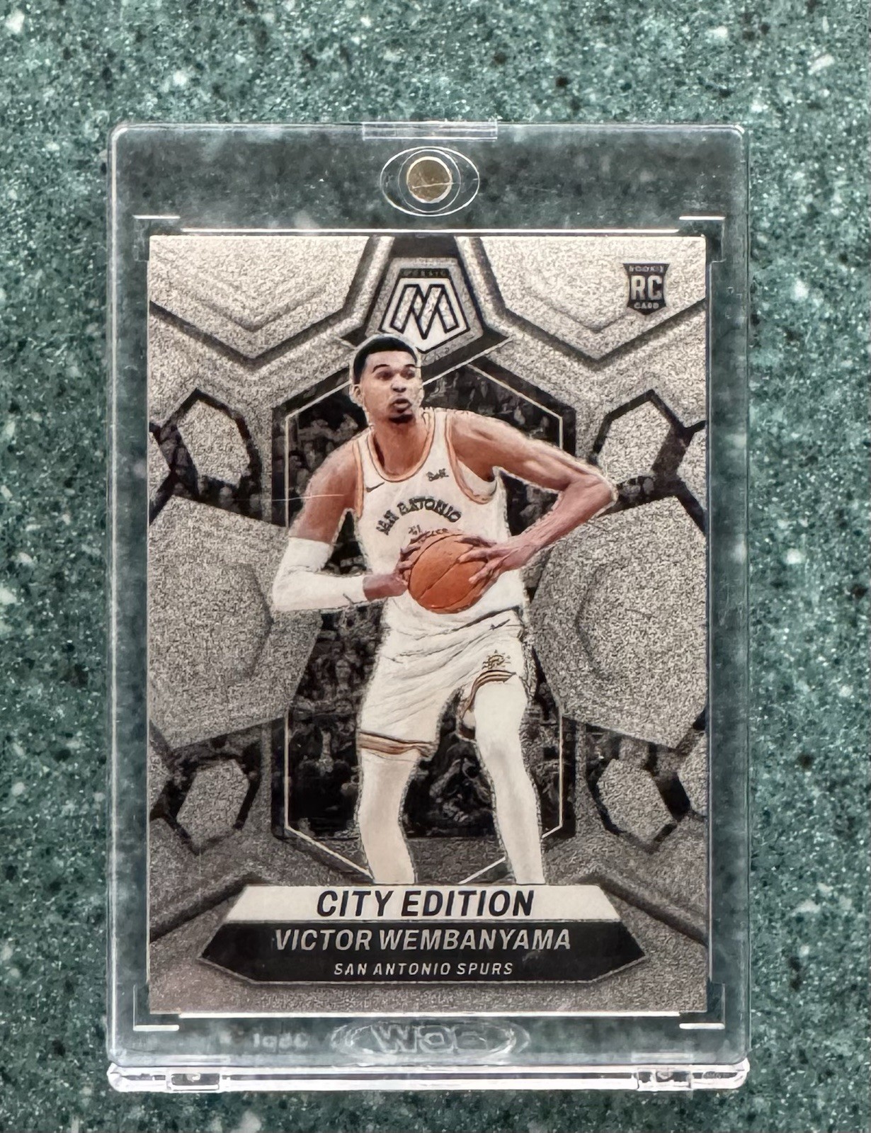 2023-24 Panini Mosaic - City Edition Victor Wembanyama Card #282 Glitter SSP