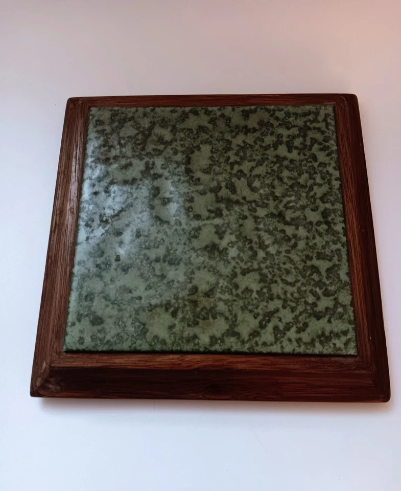 Remache de azulejos y madera hecho a mano colgante o remache cuadrado 7,5 X 7,5 pulgadas verde/marrón Foto 3 de 4