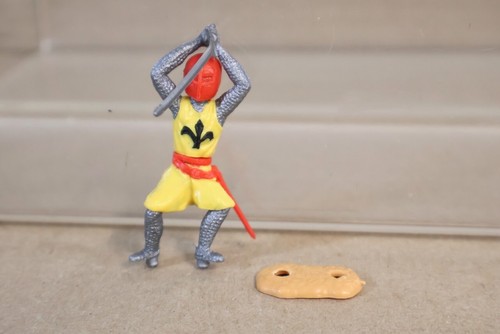 TIMPO SWOPPETS 8 x YELLOW MEDIEVAL KNIGHT SOLDIER ATTACKING om - Picture 7 of 7