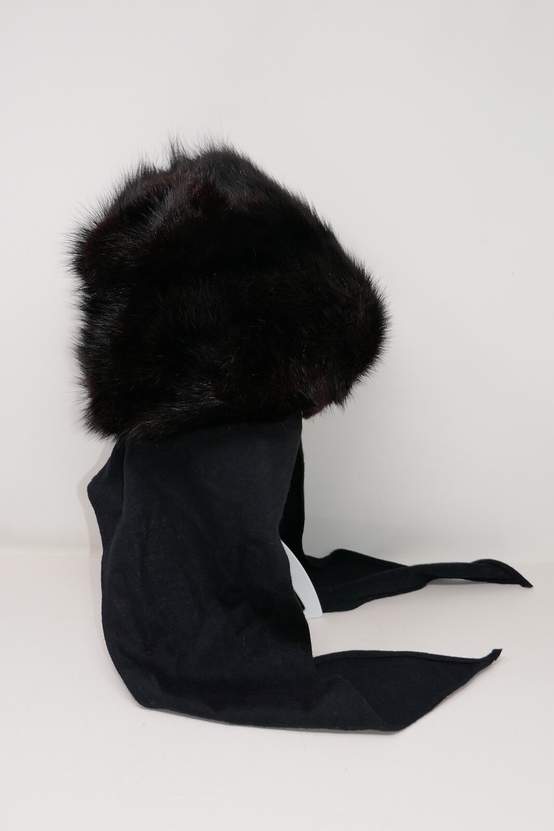 Canadian Hat Mfg Co 1980 display picture 2