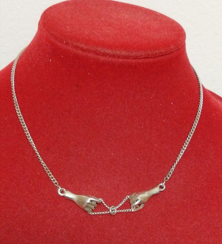 Deliziosa Collana Girocollo con mani anni '70 In argento 925 Arezzo Italia