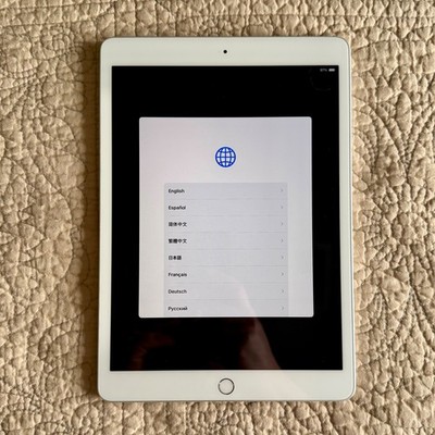 Apple iPad 7th Gen 128GB Wi-Fi 10.2 inch Model A2197 Pencil Folio