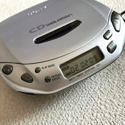 Sony D E404 Walkman Portable CD Player Box Included Genuine