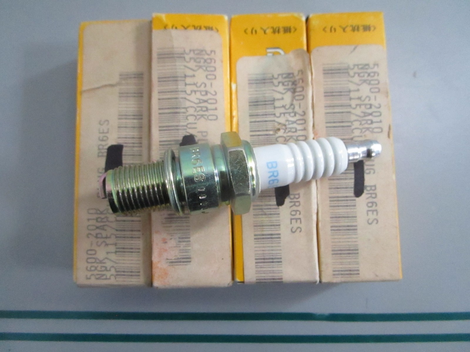 NGK BR6ES Spark Plug LOT OF 4 NOS Champion RN4C Bosch W5CC Autolite 403 0820