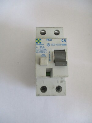 CLIPSAL 25 AMP 30mA T2225030S RCD SCHUTZSCHALTER. (blaue Schrift)