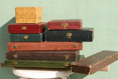 Konvolut von 9 Schachteln mit Tafelbesteck und verschiedenen, darunter versilbertes Metall.** - Bild 1 von 10