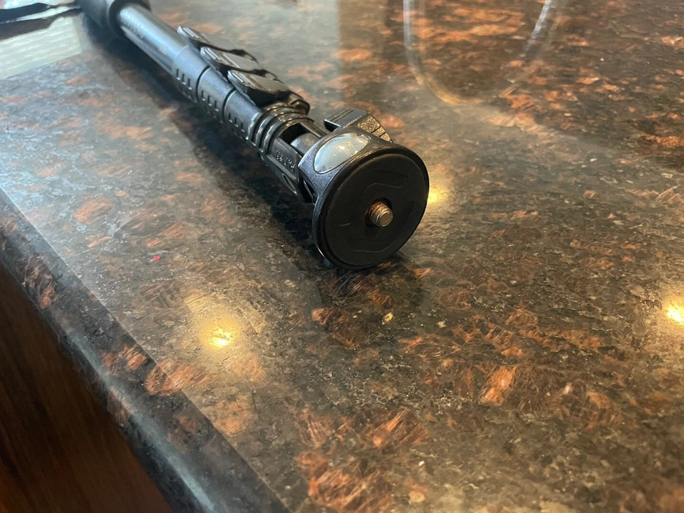 YUNTENG YT-188 Extendable Hand-held Monopod Holder for Cameras & Mobile Phones - Image 3 of 3