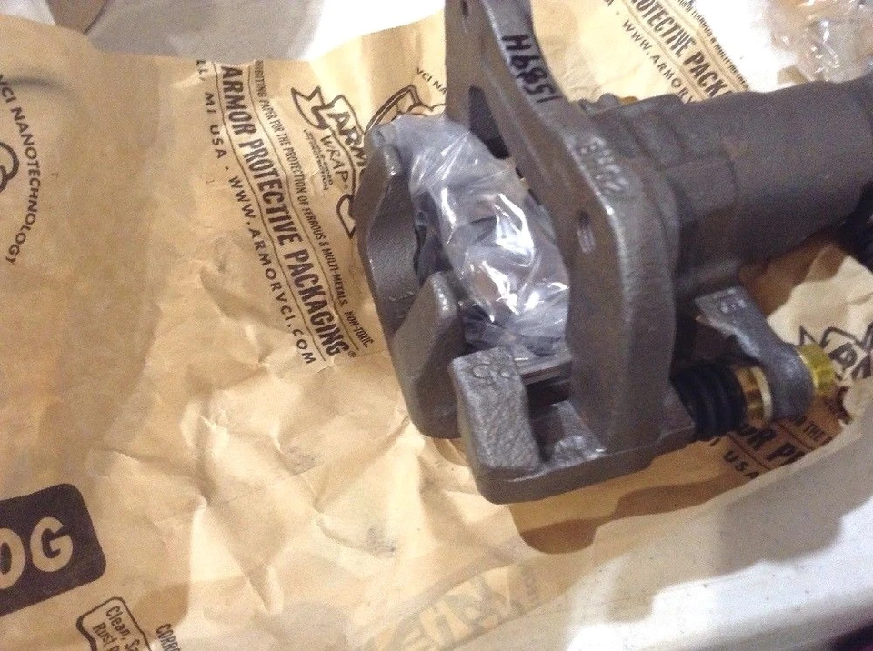 PINZAS DE FRENO TRASERAS SEMICARGADAS CAMBRO Y SOPORTE ACURA HONDA TSX ACUERDO 98-07 Foto 4 de 4