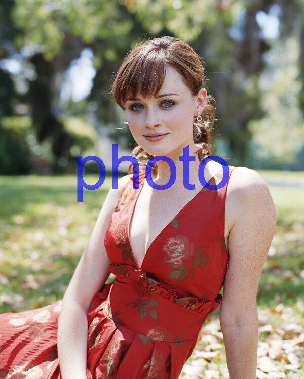GILMORE GIRLS #42,ALEXIS BLEDEL,8x10 PHOTO