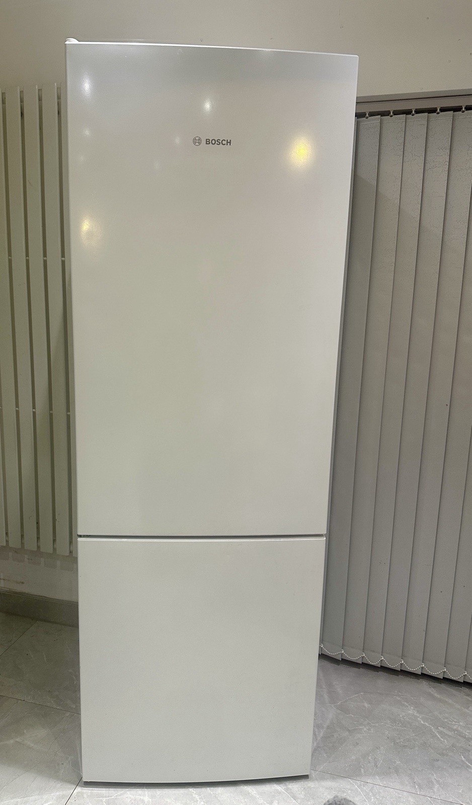 Bosch KGE49AWCAG 60/40 Fridge Freezer Freestanding 302/117l White
