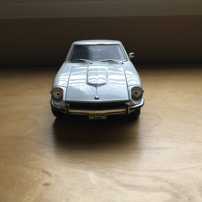 ROAD SIGNATURE VINTAGE 1970 DATSUN 240Z 1/18 | eBay