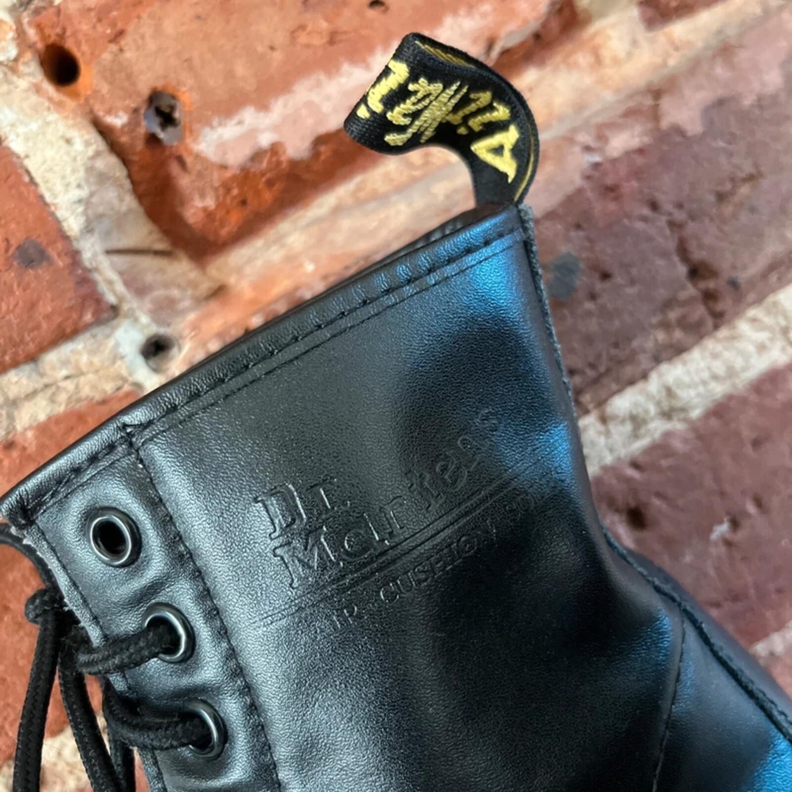 Vintage Dr Marten Black Leather Men’s Lace Up Boots | UK Size 6 image 4