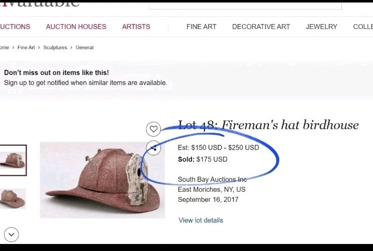 "Sombrero de bombero" tallado a mano arte popular pajarera pintado rojo blanco "inspirado en el 11911" Foto 2 de 4