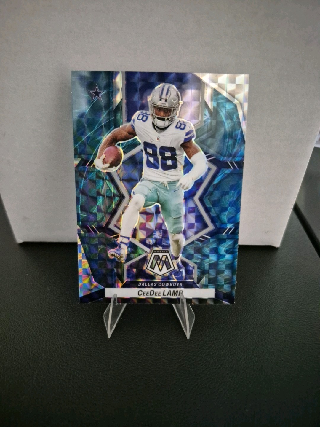 2022 Panini Mosaic - CeeDee Lamb #54 Genesis Mosaic Prizm