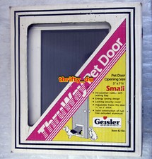 ConAgra Geisler ThruWay p/n 42706 Pet Door Small 7 3/8" x 5", Taiwan, NIB SEALED
