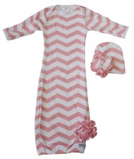 Woombie Indian Cotton Gowns Plus Ruffled Hat, Pink Chevron, 16-23 Lbs