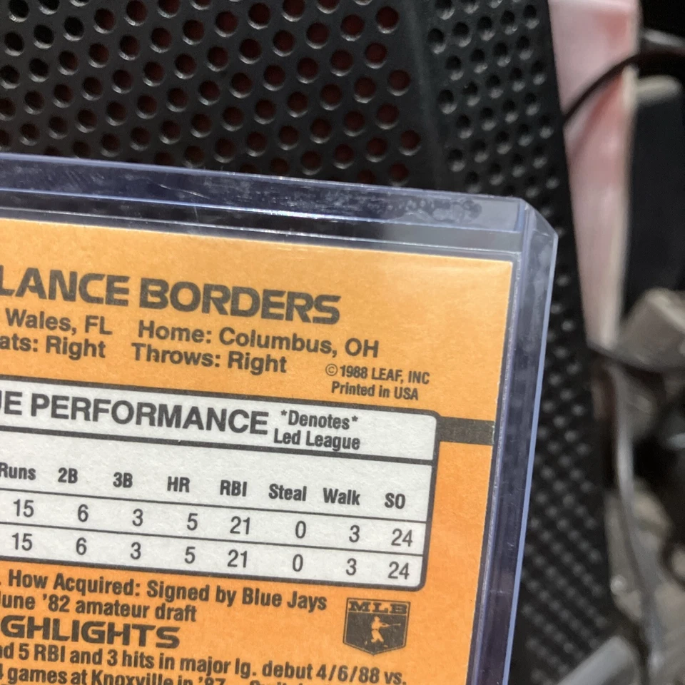 89 Donruss #560 Pat Borders **ERROR** NO DOT AFTER INC,denotes After Performance - Image 3 of 3