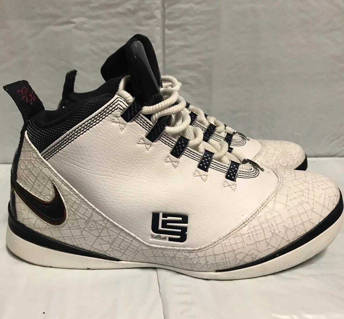 Nike lebron sales soldier ii