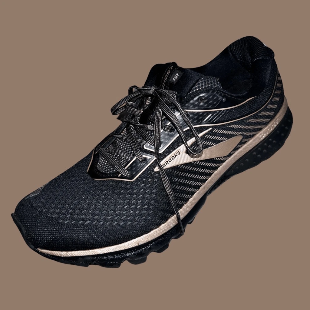 Brooks ghost 12 hotsell black and gold