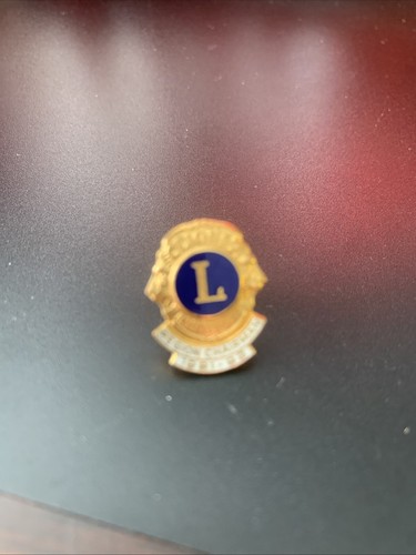 Vintage Lions Club Region Chairman 91-92 Lapel Badge Pin - Picture 2 of 6