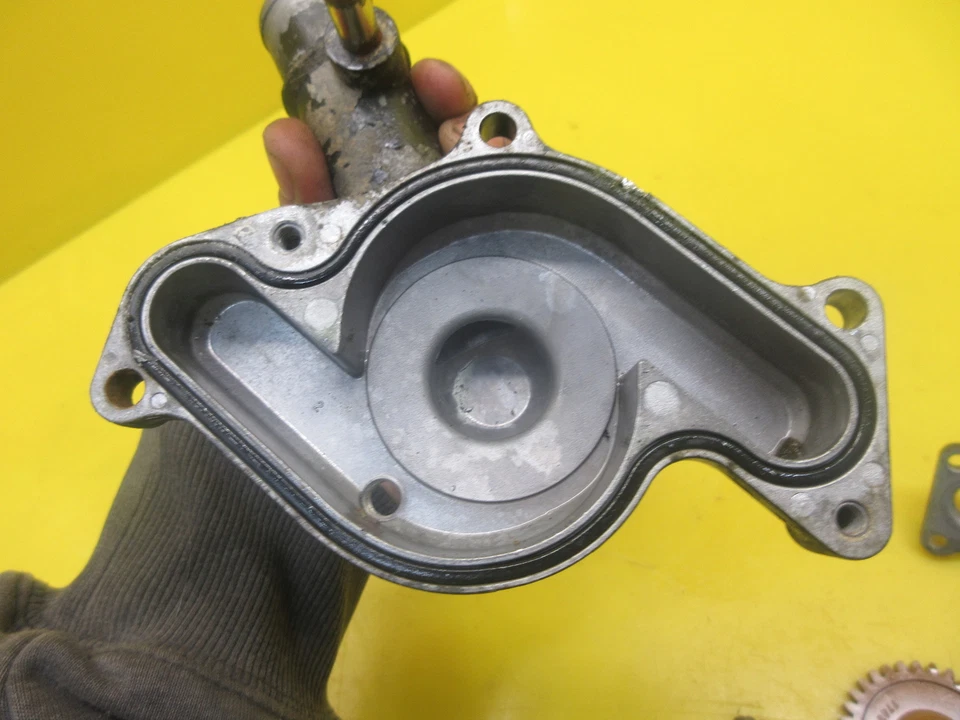 原始设备制造商 1999 - 2002 铃木 SV650 SV650S 发动机 水冷却泵和齿轮组件 — 第 4/4 张图片