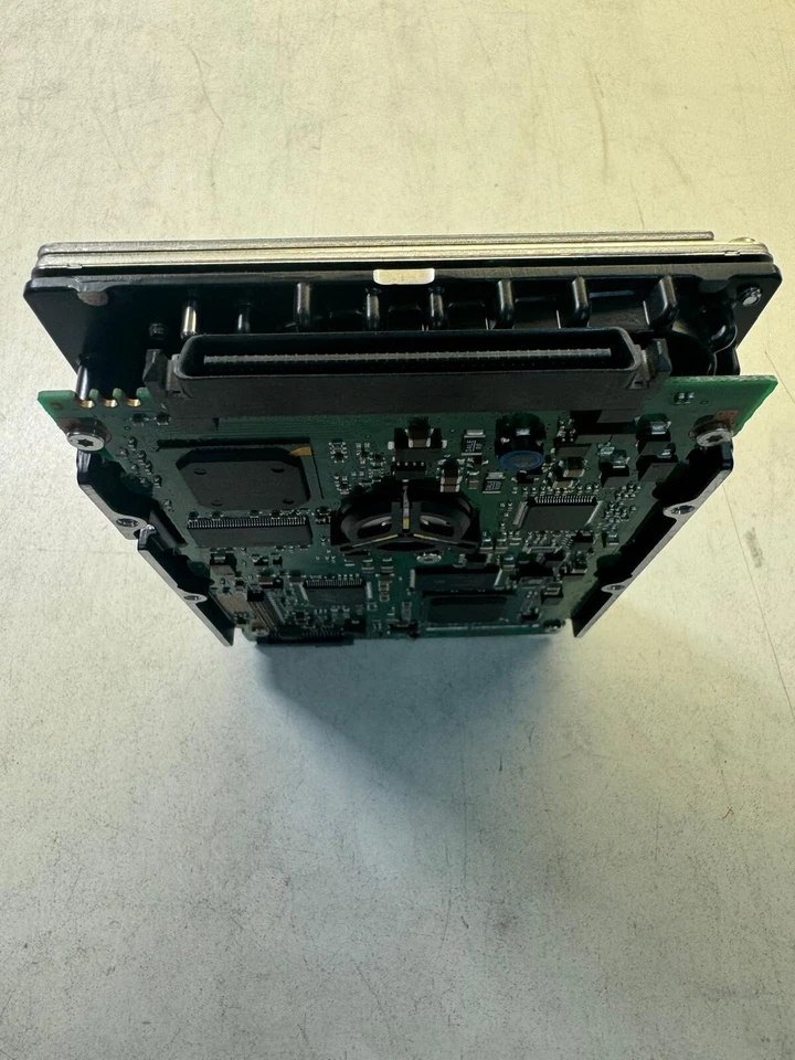 SEAGATE 9V3006-003 ST373307LC 73.4GB 10K RPM Ultra-320 SCSI Hot-Pluggable 80Pin - Image 3 of 4