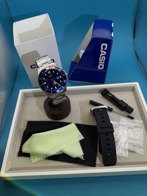 Brand New Casio Duro MDV-106Blue Diver w Ultimate *2* Strap Collectors Bundle.