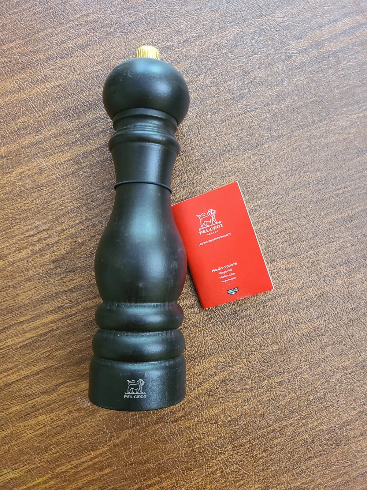 Peugeot 870422 Paris MP 22cm Pepper Mill Dark Chocolate